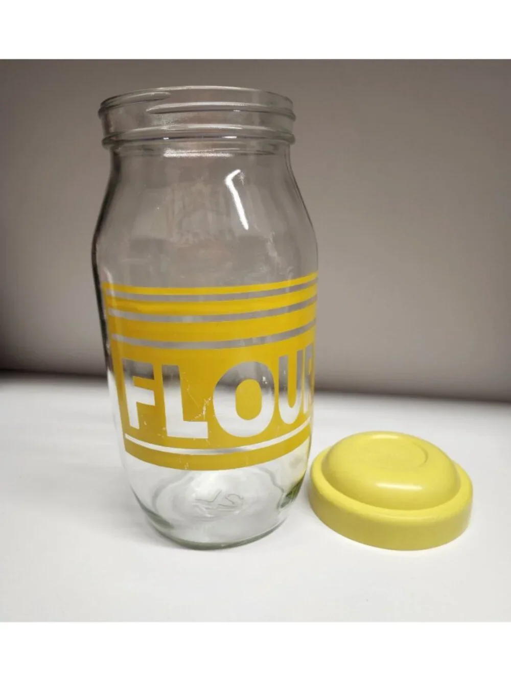 Bright Yellow Flour Canister w/Lid 2 Liter, 10